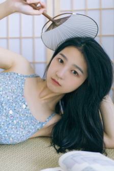 黑皮辣妹